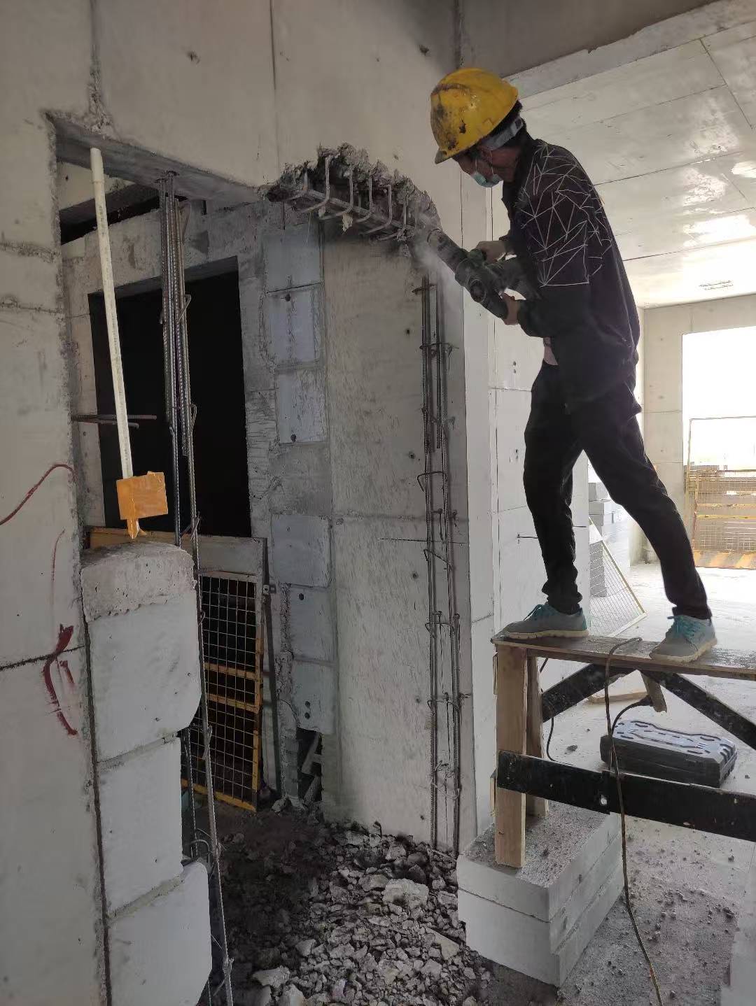 青岛旧房改造房屋如何加固